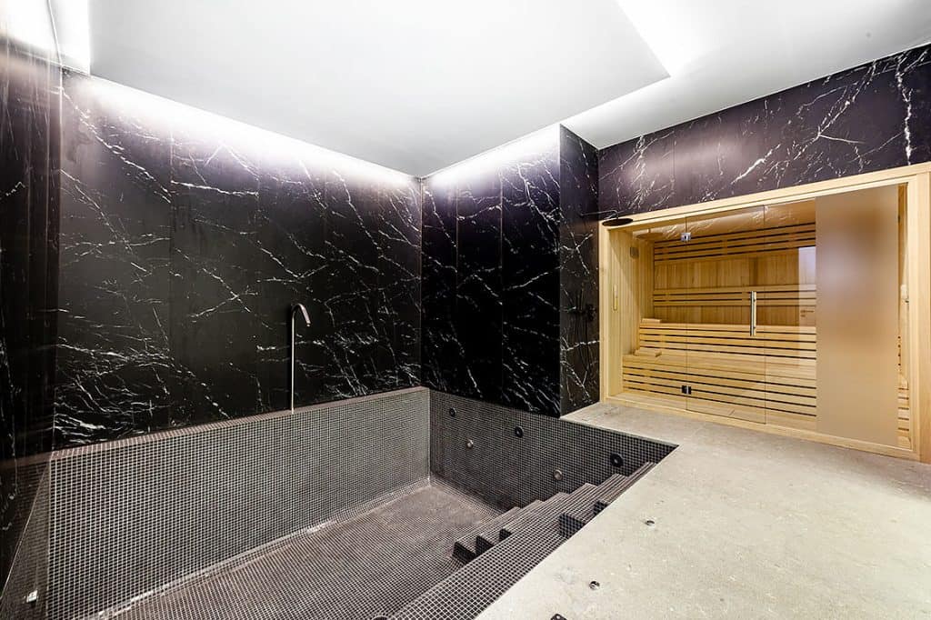 Piscina Indoor y sauna privado